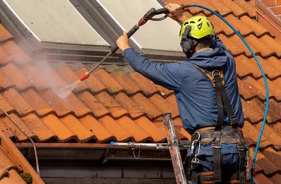 Démoussage et hydrofuge de toiture à Lachapelle-Auzac